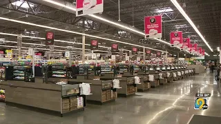 Hy-Vee opens its largest store yet