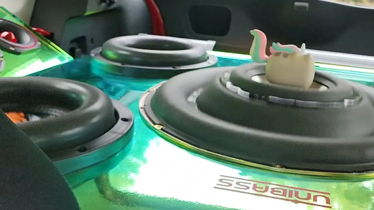 Huge Passive Radiator Earthquake Slaps-18 v2 - Slow Motion - Incredible Excursion!