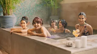 بتحضر حفلة تحضير أرواح مع صحابها ولما بتصحى بتكتشف إنها لوحدها وكل الناس ماكنوش موجودين أصلا 