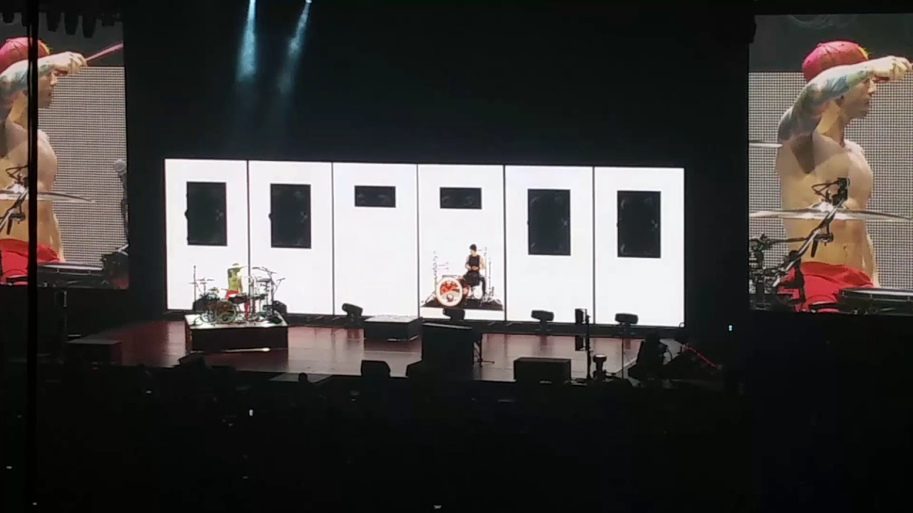 Josh Dun drum off with himself!! Emotional Road Show 2/27/17