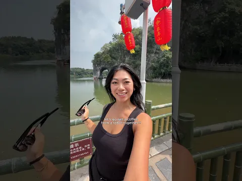 getting a coffee from a ROBOT in CHINA 😍
