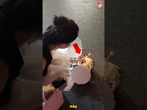 Chị gái tội nghiệp làm rơi bánh sinh nhật giữa đường