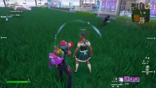 ولد يشفشف المايك 