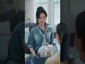 她只是上門當總裁的理療師，沒想到卻讓總裁一見鍾情！他用滿是愛意的眼神步步為營，讓她深陷溫柔網！外人皆传他惡劣紈绔對人冷漠，可唯獨對她放下所有驕傲，把她寵成心尖唯一！#短剧 #甜宠 #爱情 #灰姑娘