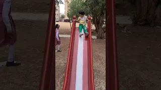   تيتي تيتي يلا نلعب يا كتاكيتي         دندنها