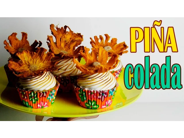 RECETA DE CUPCAKES DE PIÑA COLADA CON MERENGUE DE COCO
