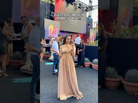 Así visten los famosos en unos premios !!!
