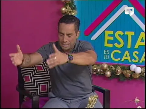 Camión que transportaba cervezas se volcó en Portoviejo y moradores aprovecharon para robarlos