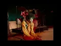 Jimi Hendrix sets guitar on fire , burns Fender Stratocaster (1967)