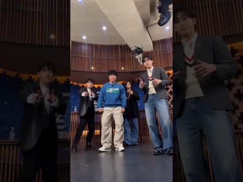 Bang Chan, Hyunjin, HAN & Gwedo "Walkin on Water"