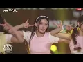 ILLIT performing "Toki Yo Tomare" at the Tokyo Girls Collection 2025 AUTUMN/WINTER!