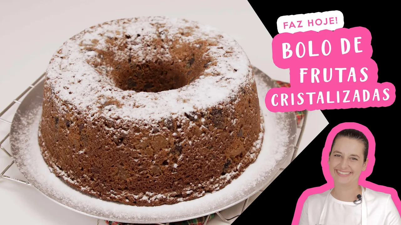 Olá, pessoal. Hoje eu trago um bolo super fofinho com frutas cristalizadas e com uma calda de açúcar. 