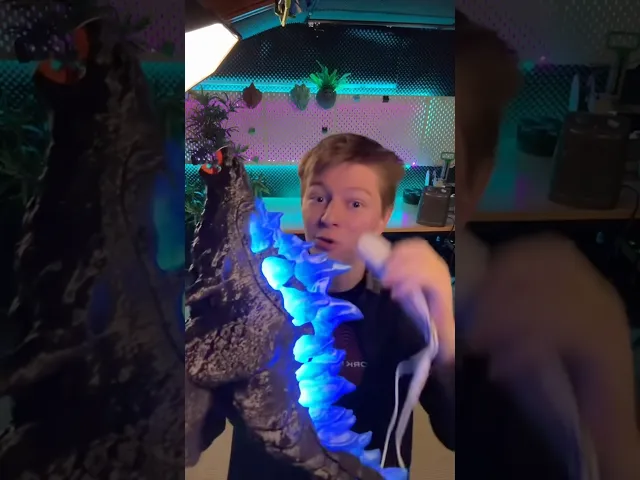 Godzilla Lamp – A Roaring Glow! video thumbnail
