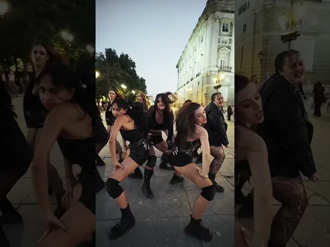 Oh, we’re saying hello now… 💋 #kpop #dance #dancechallenge #dancer #hellobitches
