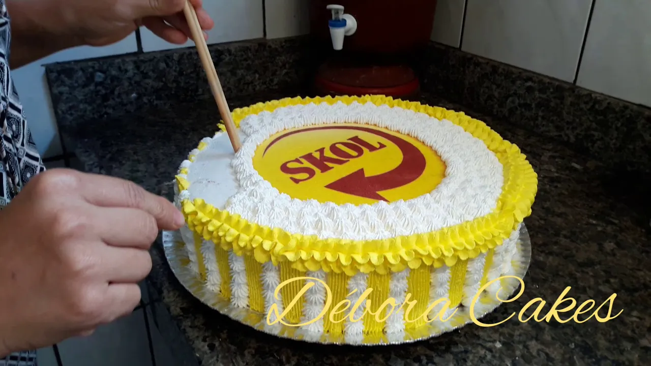 Bolo de cerveja Skol de chantininho.