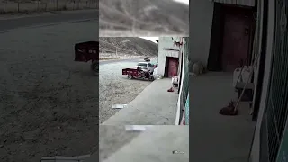 لحظه هولناک زلزله ۷ ۱ ریشتری در تبت دندنها