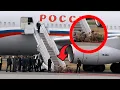 Download Lagu First Time in History - US Troops Kneel Down to Roll Out Red Carpet for Putin
