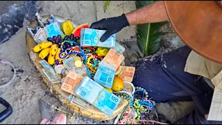 DEIXARAM UMA FORTUNA NA OFERENDA !!!
