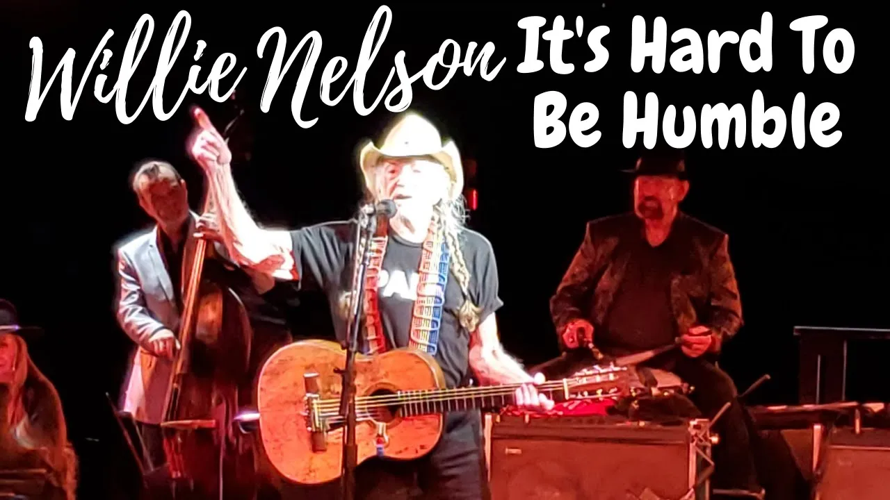 Willie Nelson - It's Hard to Be Humble Live at Celebrity Theatre 5/21/19