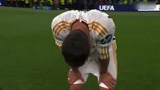 على قد  ما يومها فرحنا سوا    ده كلامه عجبني في وصف الهوى    دندنها