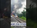Download Lagu Nekat Melintas, Mobil Pikap di Pasuruan Tertabrak KA #shorts