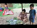 Download Lagu Come home from work with your son and boil a pot of delicious snails to enjoy
