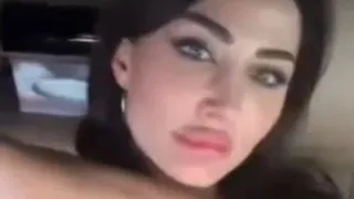 فيديو الفنانة السورية هبة نور مع صديقها داخل السيارة 