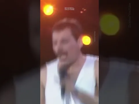 Queen Perform “I Want To Break Free” at Wembley Stadium (1986)