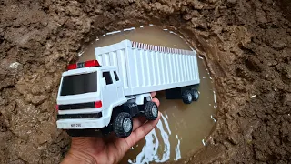 HORE! Mobil Mobilan di Kolam, Truk Tronton Panjang Oleng, Tayo, Mobil Monster Truck, Mobil Balap