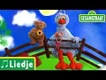 Download Lagu Drie kleine kleutertjes - Kinderliedje - Sesamstraat