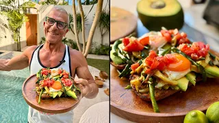Colazione a Bali: crostino con uova, avocado e verdure indonesiane! 🥑🍳🌴 Ricetta di Chef Max Mariola