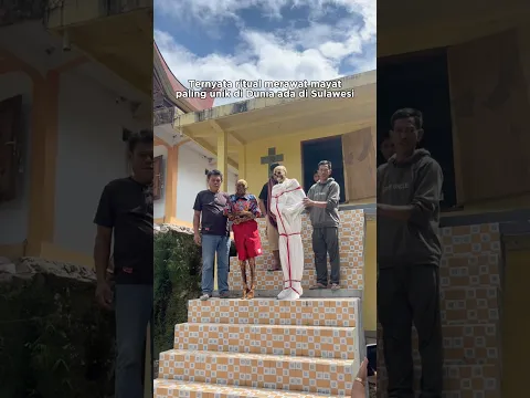 Ternyata ritual merawat mayat paling unik di dunia ada di Sulawesi😱 #ngeshortsbareng