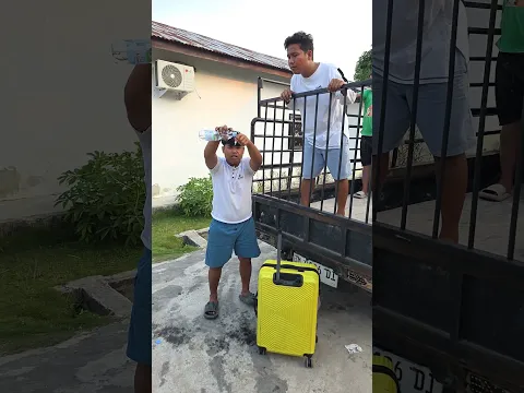 jangan tinggal aku mau naik juga !!!