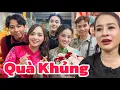 Download Lagu Hồng Loan nhận Lộc Khủng, ngàn người vây kín, chụp ảnh