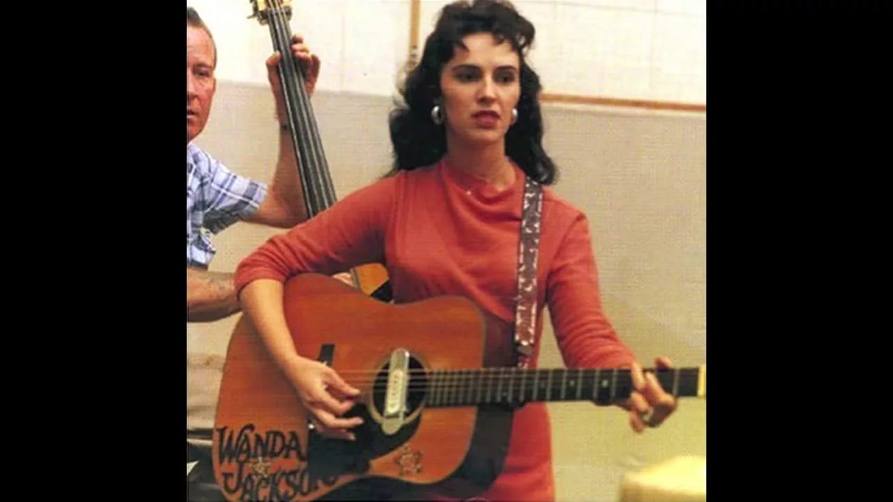 Wanda Jackson - Fujiyama Mama (stereo)