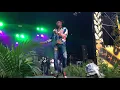 Beenie Man live - Bookshelf