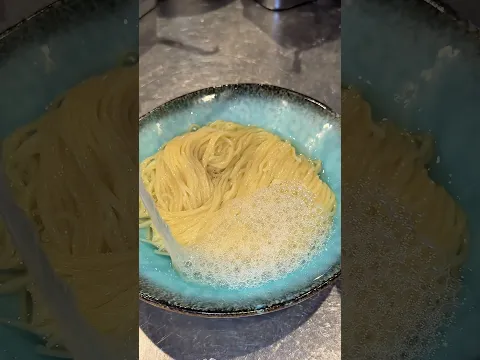 つけ麺の上に大量の泡？大阪No.1に輝いた魅惑の昆布水つけめん！ #japanesefood