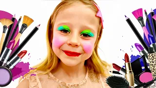 Download Nastya dan Stacy bermain dengan mainan makeup, cerita persahabatan anak-anak MP3