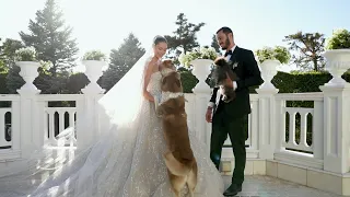 An Elie Saab Bride Takes Over Greece !
