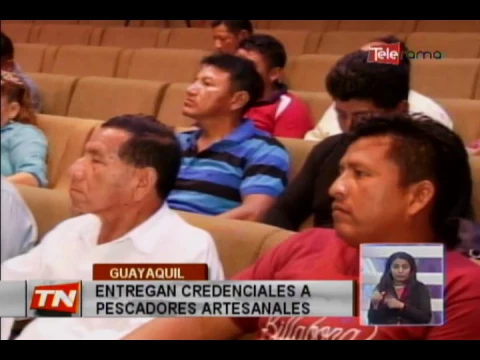 Entregan credenciales a pescadores artesanales