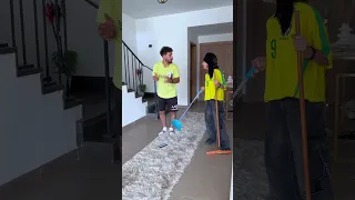 مين مامته بتعمل معاه كده شوفوا مقلب جديد في عمر شاور فوق اهوو  دندنها