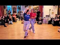 Lagu Step variations on basic turns - Dance demo by Juzinha (pé descalço) \u0026 Aninha
