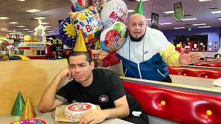 nobody came to his chuck e cheese birthday party 