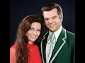 Conway Twitty and Loretta Lynn - Louisiana Woman Mississippi Man