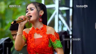 adella payung hitamsherly kdi
